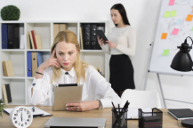 Работа по новой профессии после переподготовки: заменяет ли диплом ДПО базовое образование 